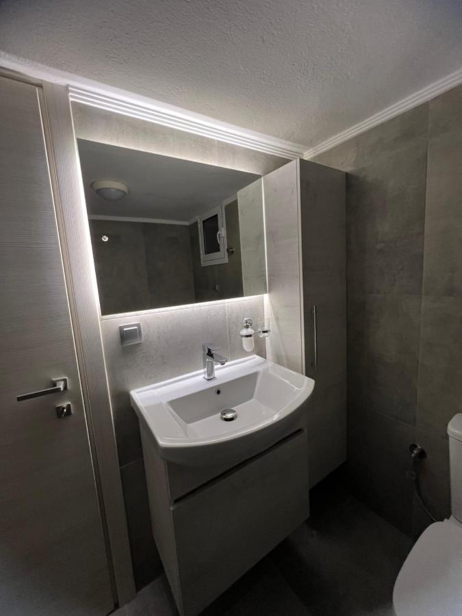 Serres City Center Modern Apartment Bagian luar foto