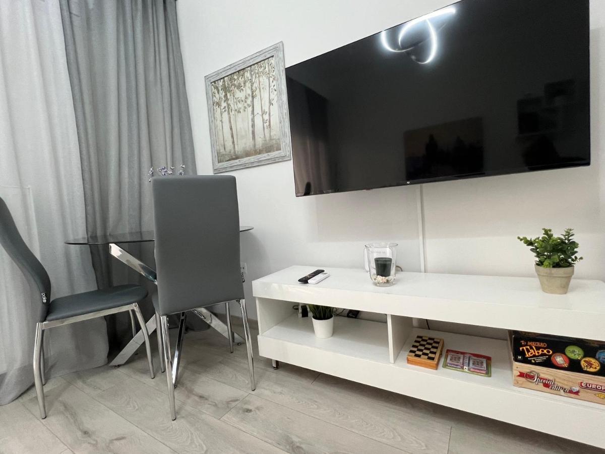 Serres City Center Modern Apartment Bagian luar foto