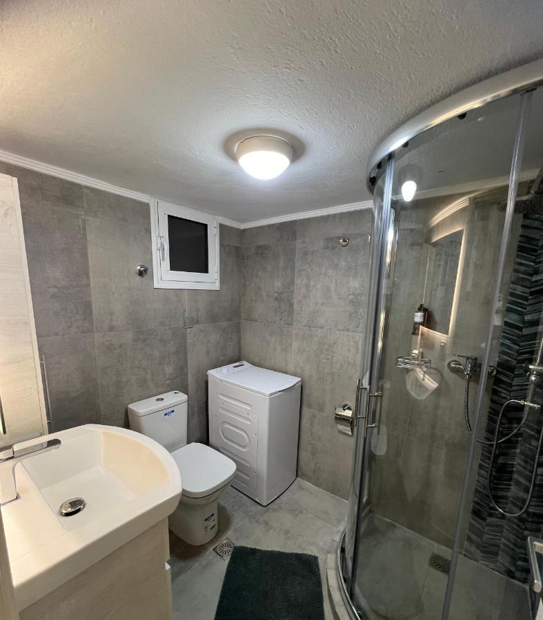 Serres City Center Modern Apartment Bagian luar foto